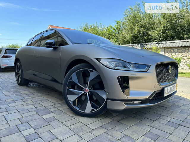 Красный Ягуар I-Pace, объемом двигателя 0 л и пробегом 90 тыс. км за 41800 $, фото 1 на Automoto.ua