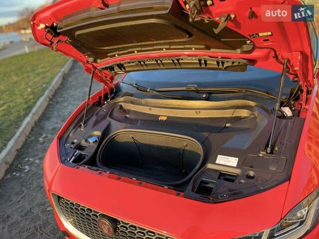 Красный Ягуар I-Pace, объемом двигателя 0 л и пробегом 101 тыс. км за 30500 $, фото 7 на Automoto.ua