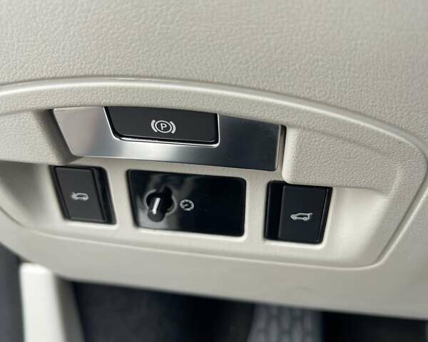 Красный Ягуар I-Pace, объемом двигателя 0 л и пробегом 107 тыс. км за 23500 $, фото 64 на Automoto.ua