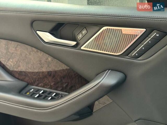 Красный Ягуар I-Pace, объемом двигателя 0 л и пробегом 120 тыс. км за 22990 $, фото 56 на Automoto.ua