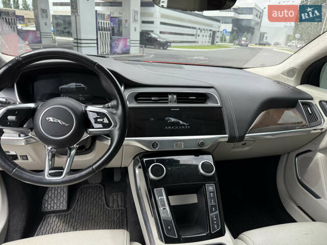 Красный Ягуар I-Pace, объемом двигателя 0 л и пробегом 45 тыс. км за 27770 $, фото 31 на Automoto.ua