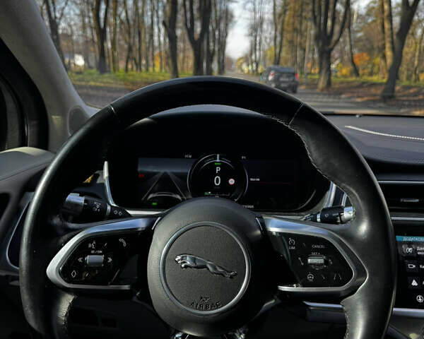 Красный Ягуар I-Pace, объемом двигателя 0 л и пробегом 125 тыс. км за 25500 $, фото 10 на Automoto.ua