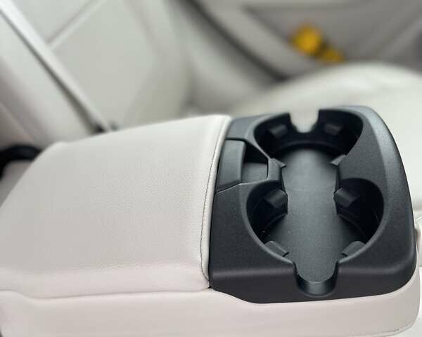 Красный Ягуар I-Pace, объемом двигателя 0 л и пробегом 107 тыс. км за 23500 $, фото 94 на Automoto.ua