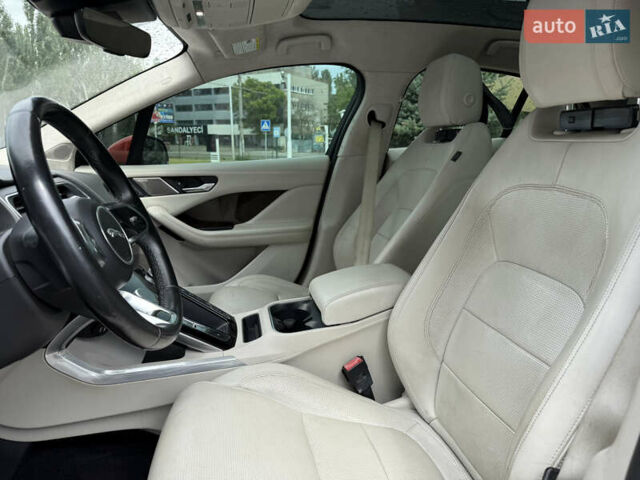 Красный Ягуар I-Pace, объемом двигателя 0 л и пробегом 45 тыс. км за 27770 $, фото 27 на Automoto.ua