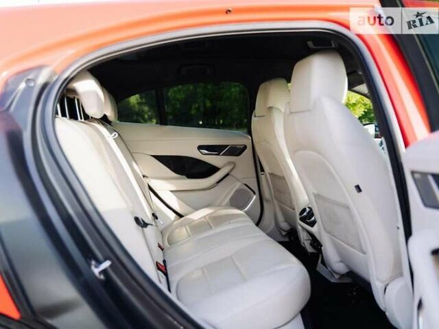Красный Ягуар I-Pace, объемом двигателя 0 л и пробегом 115 тыс. км за 23200 $, фото 54 на Automoto.ua
