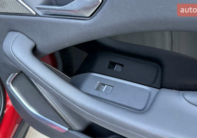 Красный Ягуар I-Pace, объемом двигателя 0 л и пробегом 101 тыс. км за 28900 $, фото 54 на Automoto.ua