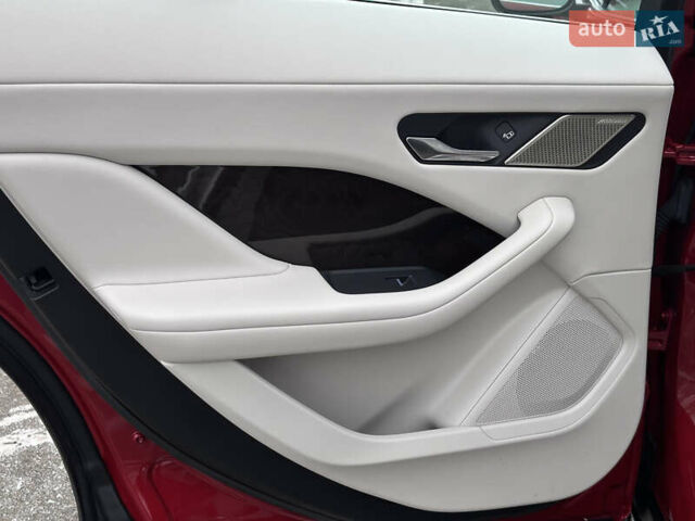 Красный Ягуар I-Pace, объемом двигателя 0 л и пробегом 100 тыс. км за 23900 $, фото 76 на Automoto.ua
