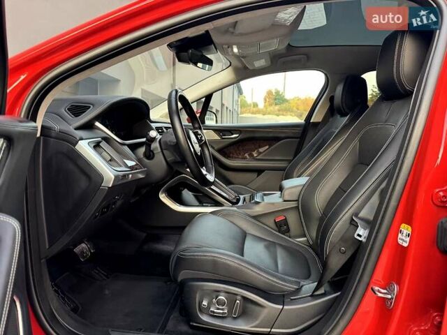 Красный Ягуар I-Pace, объемом двигателя 0 л и пробегом 120 тыс. км за 22990 $, фото 51 на Automoto.ua