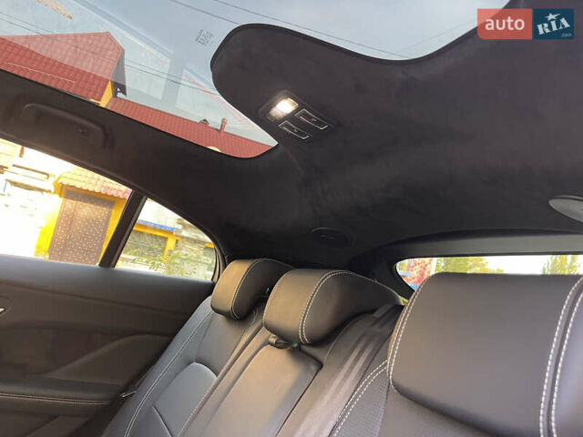 Ягуар I-Pace 2018 в Черновцах на Automoto.ua Красный Ягуар I-Pace, объемом двигателя 0 л и пробегом 40 тыс. км за 28000 $, фото 18 на Automoto.ua