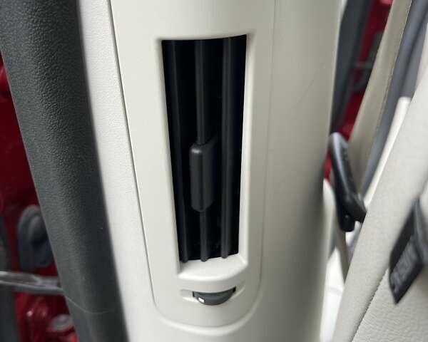 Красный Ягуар I-Pace, объемом двигателя 0 л и пробегом 107 тыс. км за 23500 $, фото 114 на Automoto.ua