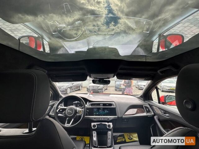 Красный Ягуар I-Pace, объемом двигателя 90 л и пробегом 78 тыс. км за 45000 $, фото 18 на Automoto.ua