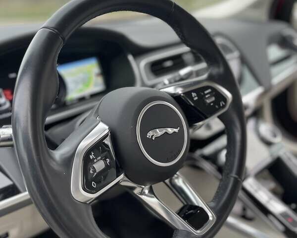 Красный Ягуар I-Pace, объемом двигателя 0 л и пробегом 107 тыс. км за 23500 $, фото 118 на Automoto.ua