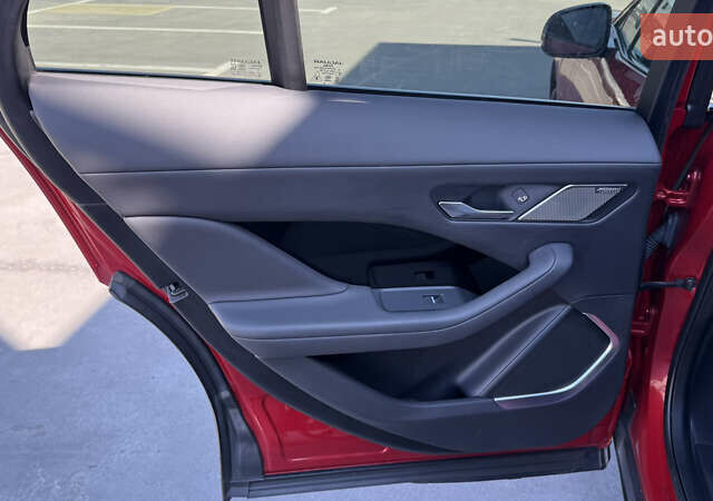 Красный Ягуар I-Pace, объемом двигателя 0 л и пробегом 101 тыс. км за 28900 $, фото 41 на Automoto.ua