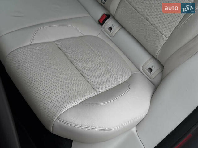 Красный Ягуар I-Pace, объемом двигателя 0 л и пробегом 100 тыс. км за 23900 $, фото 74 на Automoto.ua