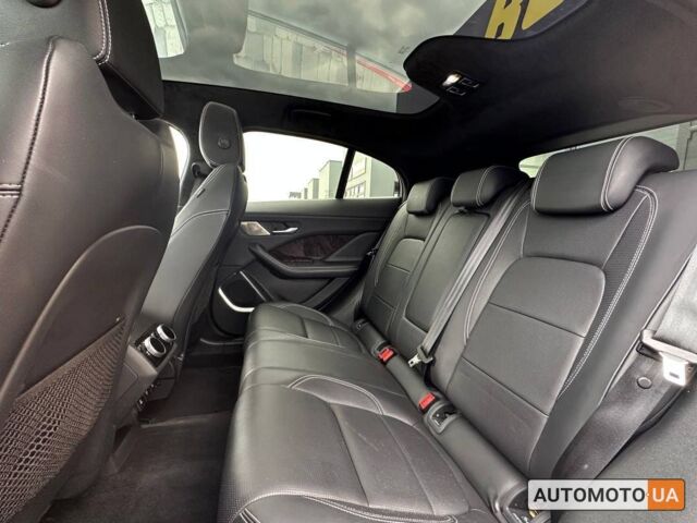 Красный Ягуар I-Pace, объемом двигателя 90 л и пробегом 78 тыс. км за 45000 $, фото 17 на Automoto.ua
