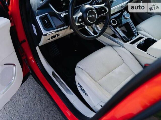Красный Ягуар I-Pace, объемом двигателя 0 л и пробегом 115 тыс. км за 23200 $, фото 39 на Automoto.ua