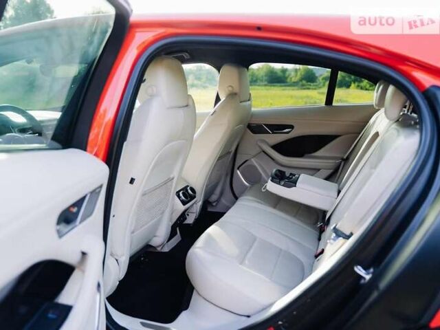 Красный Ягуар I-Pace, объемом двигателя 0 л и пробегом 115 тыс. км за 23200 $, фото 28 на Automoto.ua