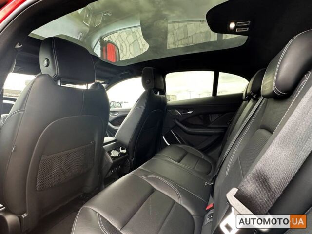 Красный Ягуар I-Pace, объемом двигателя 90 л и пробегом 78 тыс. км за 45000 $, фото 16 на Automoto.ua