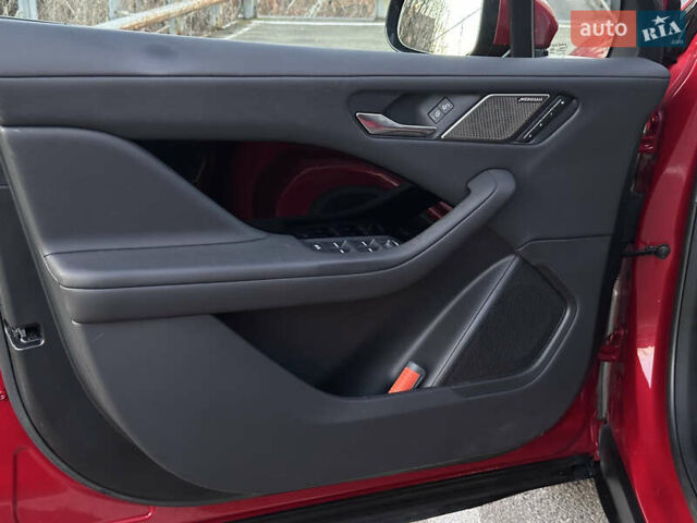 Красный Ягуар I-Pace, объемом двигателя 0 л и пробегом 163 тыс. км за 21999 $, фото 29 на Automoto.ua