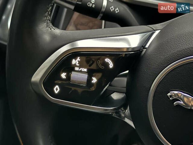 Красный Ягуар I-Pace, объемом двигателя 0 л и пробегом 142 тыс. км за 23500 $, фото 92 на Automoto.ua