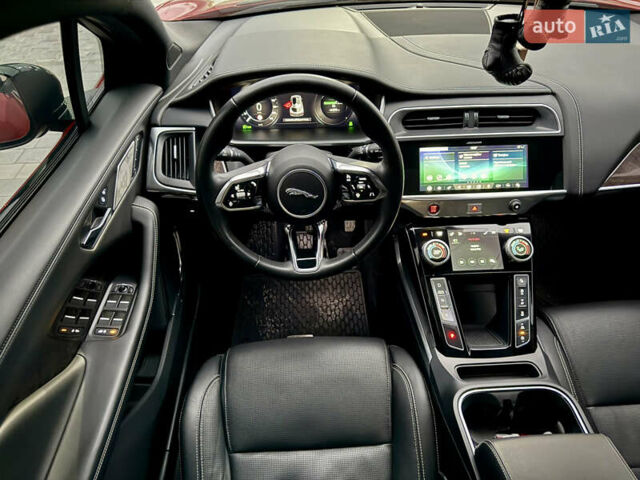 Красный Ягуар I-Pace, объемом двигателя 0 л и пробегом 142 тыс. км за 23500 $, фото 76 на Automoto.ua