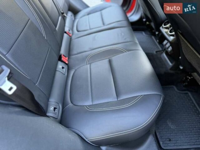 Красный Ягуар I-Pace, объемом двигателя 0 л и пробегом 89 тыс. км за 24300 $, фото 56 на Automoto.ua