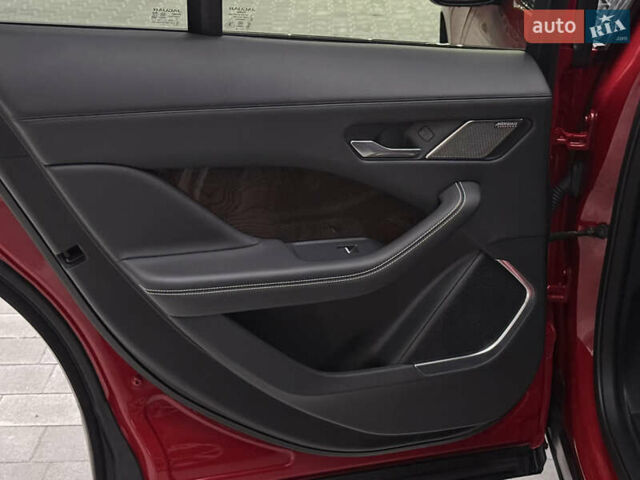 Красный Ягуар I-Pace, объемом двигателя 0 л и пробегом 142 тыс. км за 23500 $, фото 78 на Automoto.ua