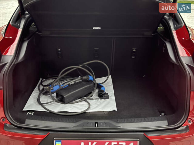 Красный Ягуар I-Pace, объемом двигателя 0 л и пробегом 142 тыс. км за 23500 $, фото 85 на Automoto.ua