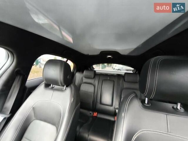 Красный Ягуар I-Pace, объемом двигателя 0 л и пробегом 155 тыс. км за 25999 $, фото 59 на Automoto.ua