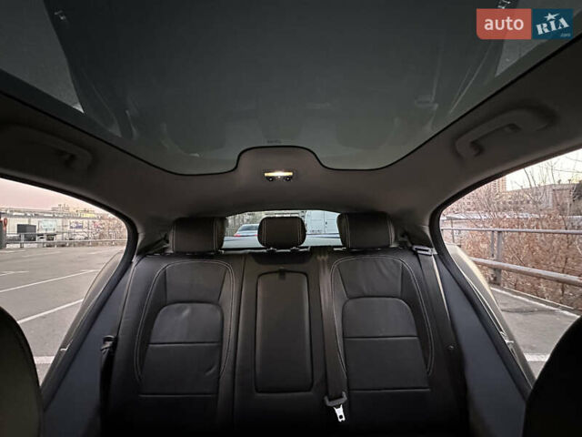 Красный Ягуар I-Pace, объемом двигателя 0 л и пробегом 163 тыс. км за 21999 $, фото 68 на Automoto.ua