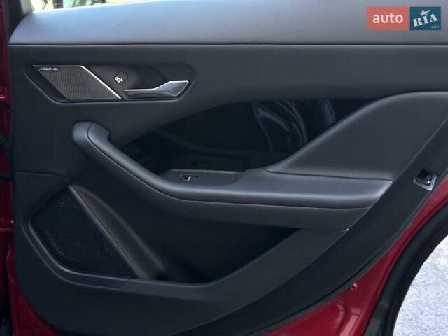 Красный Ягуар I-Pace, объемом двигателя 0 л и пробегом 110 тыс. км за 23999 $, фото 64 на Automoto.ua
