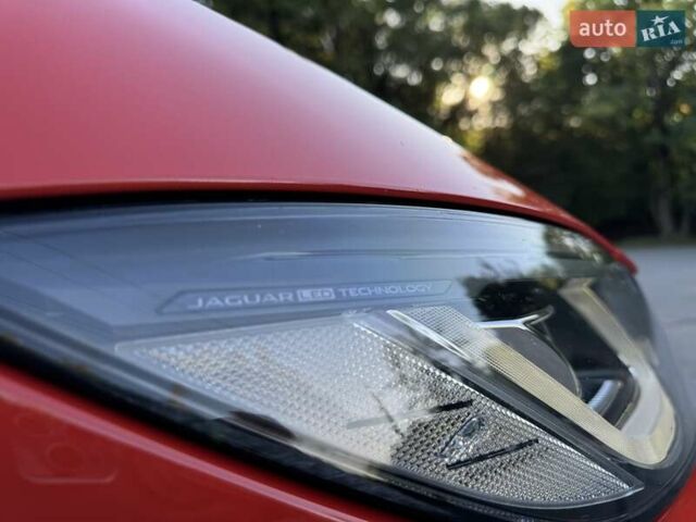 Красный Ягуар I-Pace, объемом двигателя 0 л и пробегом 89 тыс. км за 24300 $, фото 8 на Automoto.ua