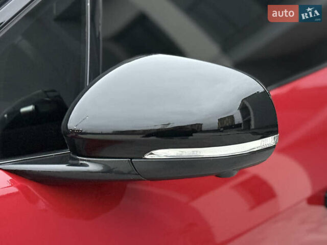 Красный Ягуар I-Pace, объемом двигателя 0 л и пробегом 142 тыс. км за 23500 $, фото 45 на Automoto.ua