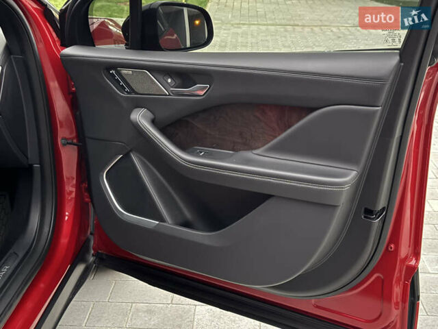 Красный Ягуар I-Pace, объемом двигателя 0 л и пробегом 142 тыс. км за 23500 $, фото 94 на Automoto.ua