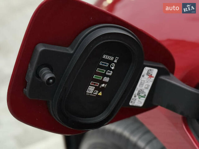 Красный Ягуар I-Pace, объемом двигателя 0 л и пробегом 142 тыс. км за 23500 $, фото 52 на Automoto.ua