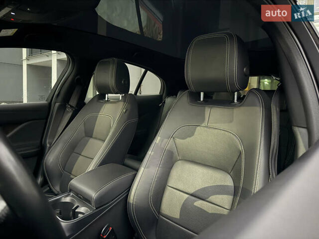 Красный Ягуар I-Pace, объемом двигателя 0 л и пробегом 142 тыс. км за 23500 $, фото 95 на Automoto.ua