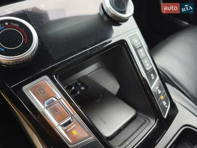 Красный Ягуар I-Pace, объемом двигателя 0 л и пробегом 155 тыс. км за 25999 $, фото 72 на Automoto.ua