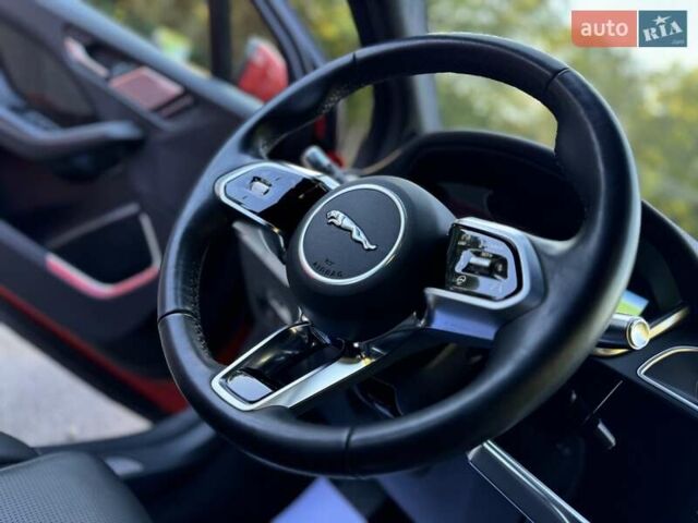 Красный Ягуар I-Pace, объемом двигателя 0 л и пробегом 89 тыс. км за 24300 $, фото 49 на Automoto.ua