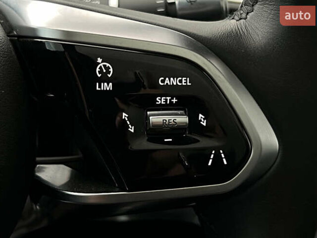 Красный Ягуар I-Pace, объемом двигателя 0 л и пробегом 40 тыс. км за 25999 $, фото 21 на Automoto.ua