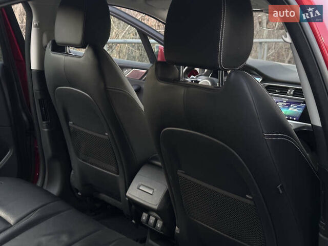 Красный Ягуар I-Pace, объемом двигателя 0 л и пробегом 163 тыс. км за 21999 $, фото 60 на Automoto.ua