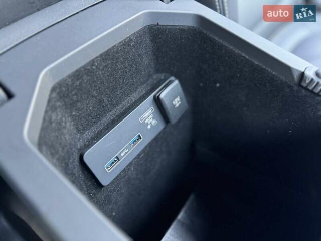 Красный Ягуар I-Pace, объемом двигателя 0 л и пробегом 89 тыс. км за 24300 $, фото 48 на Automoto.ua