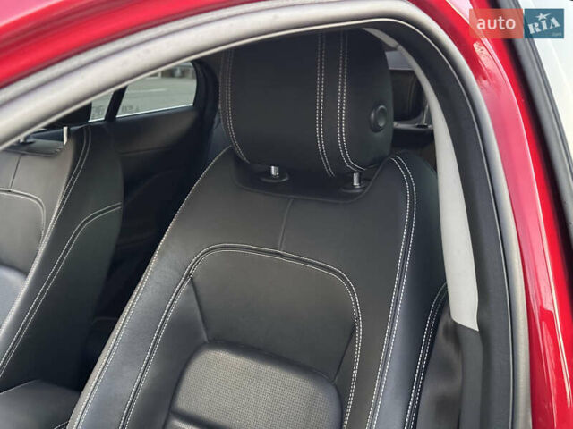 Красный Ягуар I-Pace, объемом двигателя 0 л и пробегом 163 тыс. км за 21999 $, фото 51 на Automoto.ua