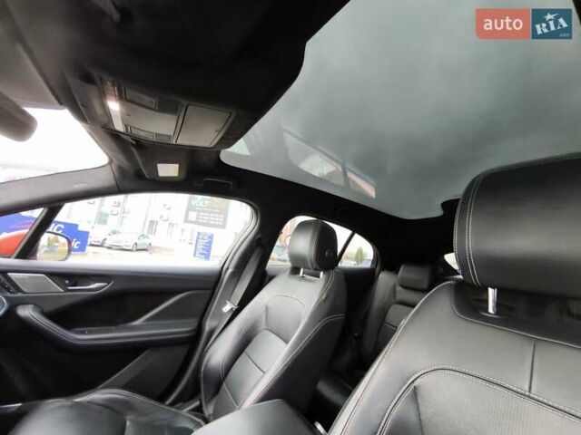 Красный Ягуар I-Pace, объемом двигателя 0 л и пробегом 155 тыс. км за 25999 $, фото 60 на Automoto.ua
