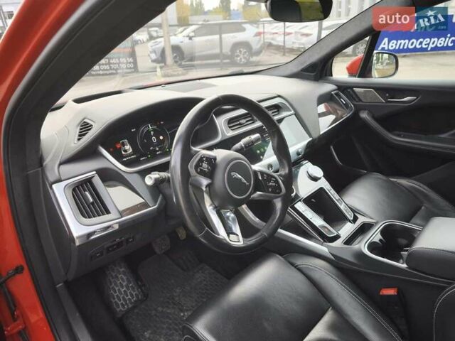 Красный Ягуар I-Pace, объемом двигателя 0 л и пробегом 155 тыс. км за 25999 $, фото 64 на Automoto.ua