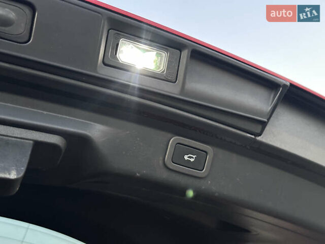 Красный Ягуар I-Pace, объемом двигателя 0 л и пробегом 163 тыс. км за 21999 $, фото 72 на Automoto.ua