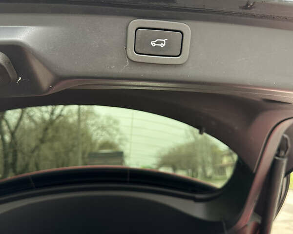 Красный Ягуар I-Pace, объемом двигателя 0 л и пробегом 96 тыс. км за 27000 $, фото 55 на Automoto.ua