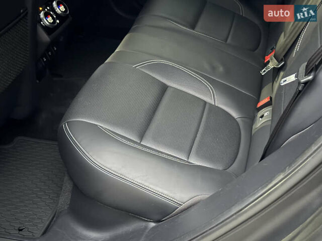 Красный Ягуар I-Pace, объемом двигателя 0 л и пробегом 142 тыс. км за 23500 $, фото 70 на Automoto.ua