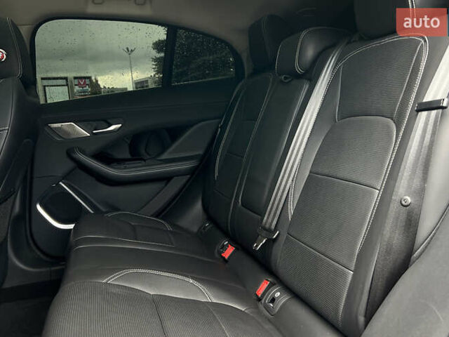Красный Ягуар I-Pace, объемом двигателя 0 л и пробегом 40 тыс. км за 25999 $, фото 9 на Automoto.ua
