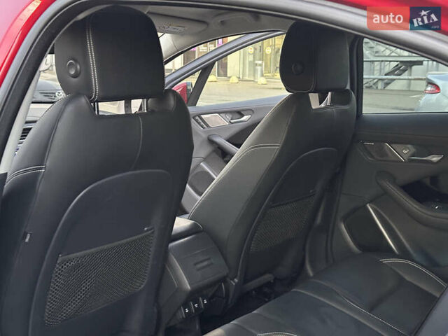 Красный Ягуар I-Pace, объемом двигателя 0 л и пробегом 163 тыс. км за 21999 $, фото 56 на Automoto.ua