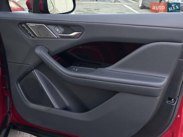 Красный Ягуар I-Pace, объемом двигателя 0 л и пробегом 163 тыс. км за 21999 $, фото 46 на Automoto.ua